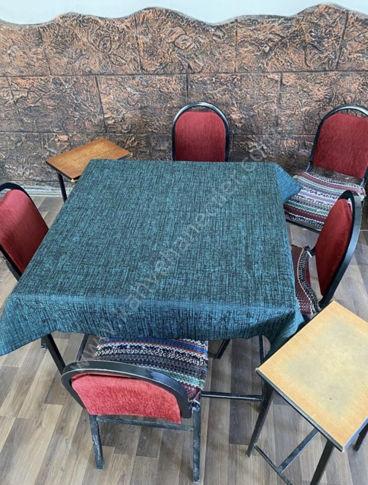 Yeşil Çift Taraflı Masa Örtüsü 140x140 cm