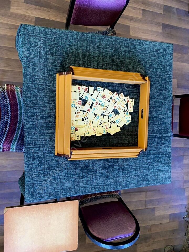 MAVİ KAHVECİ  MASA ÖRTÜSÜ 140x140CM