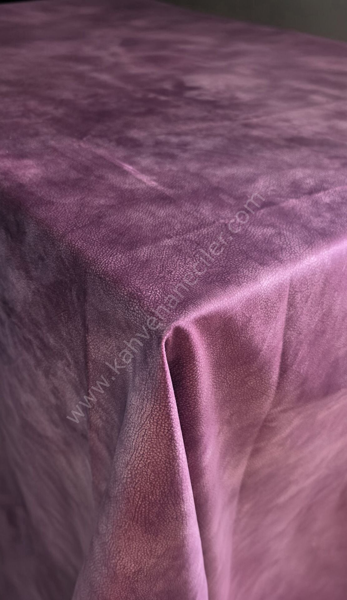 Bordo Kadife Masa Örtüsü 140x140CM