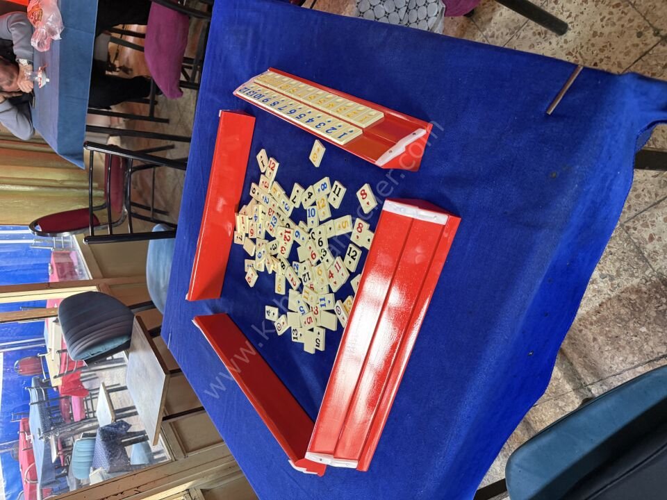 Kırmızı Ahşap Okey Takımı