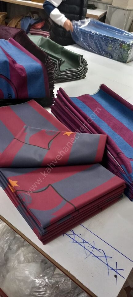 LOGOLU BASKILI KADİFE MASA ÖRTÜSÜ