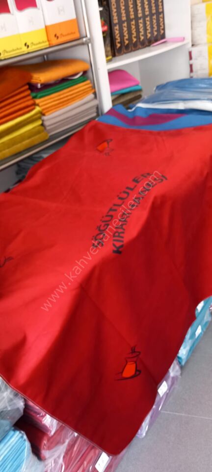 LOGOLU BASKILI KADİFE MASA ÖRTÜSÜ