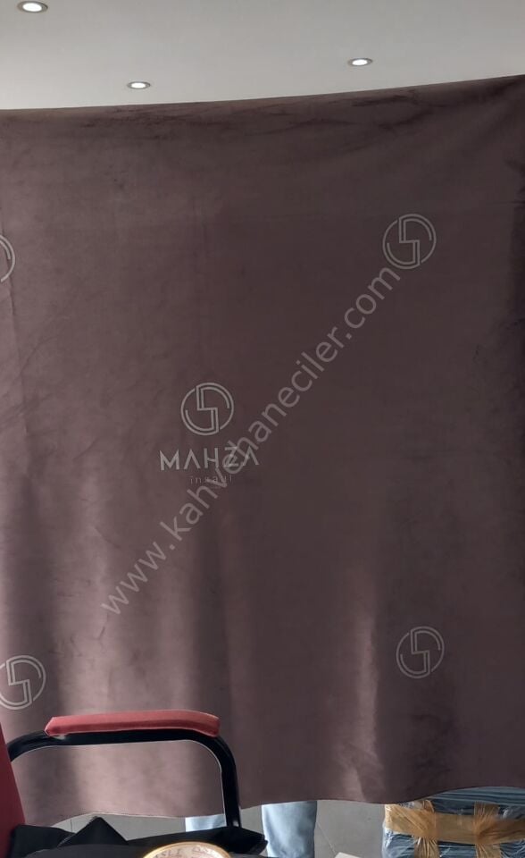 LOGOLU BASKILI KADİFE MASA ÖRTÜSÜ